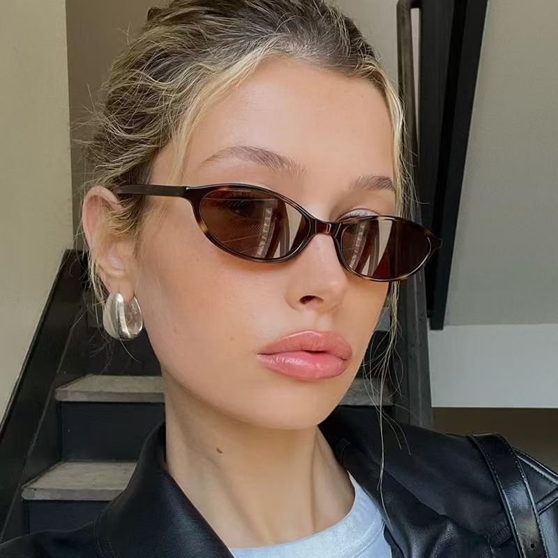 Vintage Small Cat Eye Sunglass - đánh giá và giá Designer Sunglasses